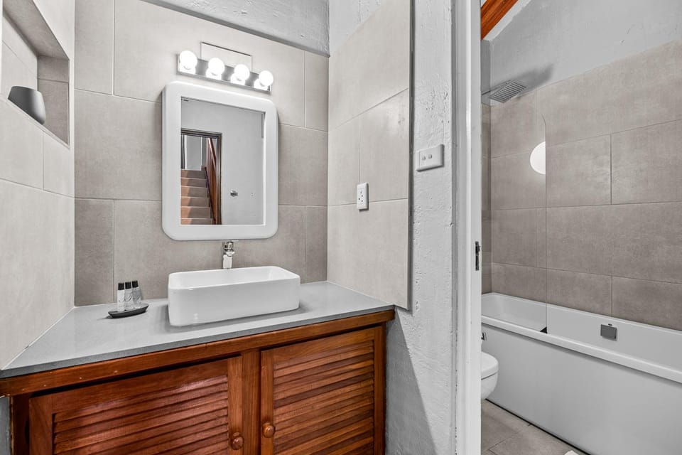 Bathroom, Bath