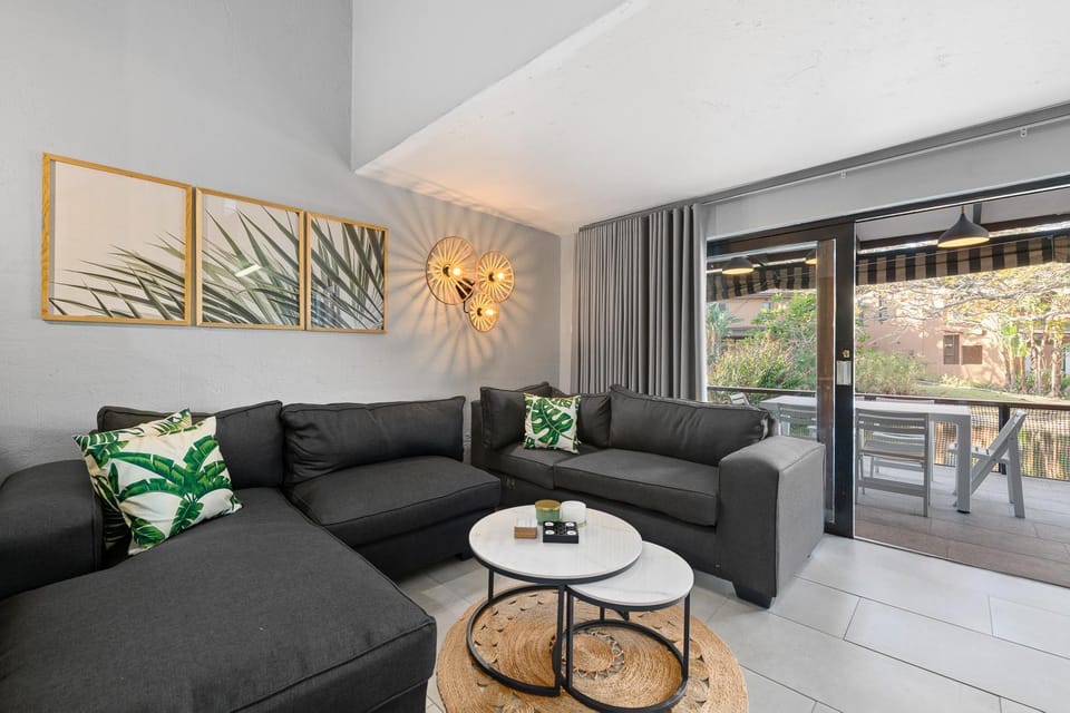 Patio, Living room