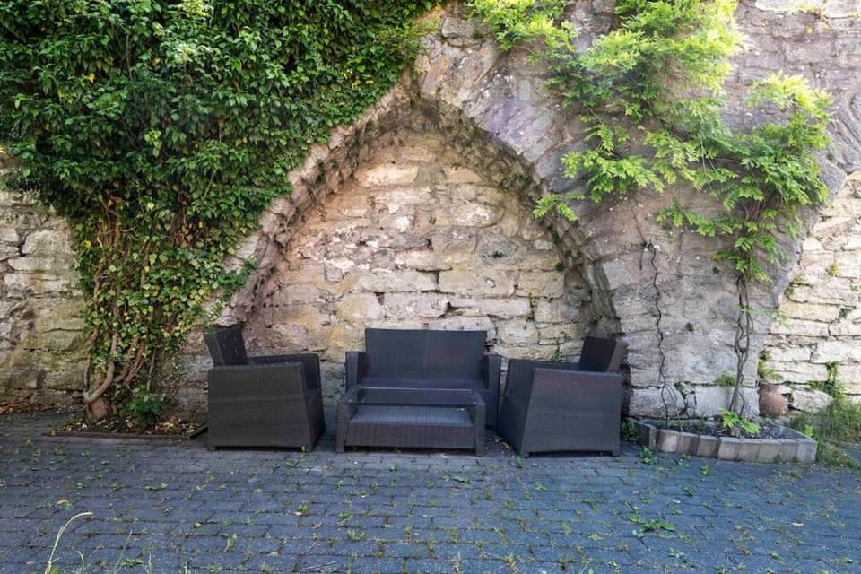 Garden, Seating area