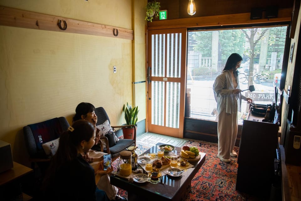 Day, Dining area