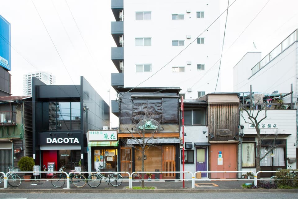 Facade/entrance, Off site, Street view