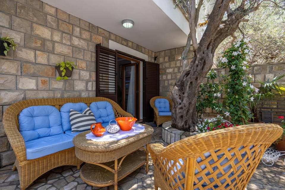 Patio, Garden view
