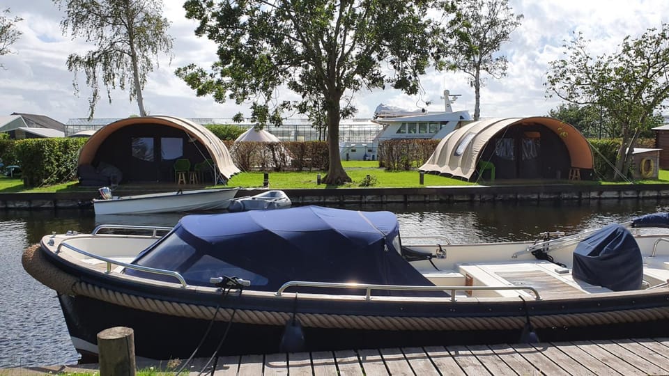 Glamping at the water, close to Amsterdam Luxury tent in South Holland (province)