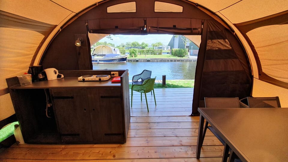 Glamping at the water, close to Amsterdam Luxury tent in South Holland (province)