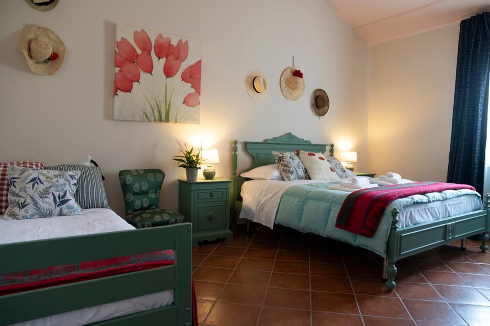 Bed, Photo of the whole room