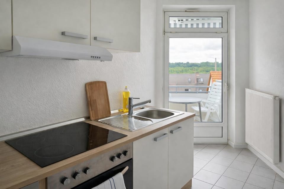 Kitchen or kitchenette, dishwasher, stove