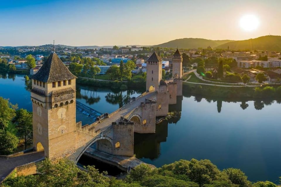 Vakantiehuis La Poire, op landgoed aan de Dordogne House in Occitanie