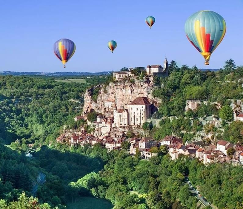 Vakantiehuis La Poire, op landgoed aan de Dordogne House in Occitanie