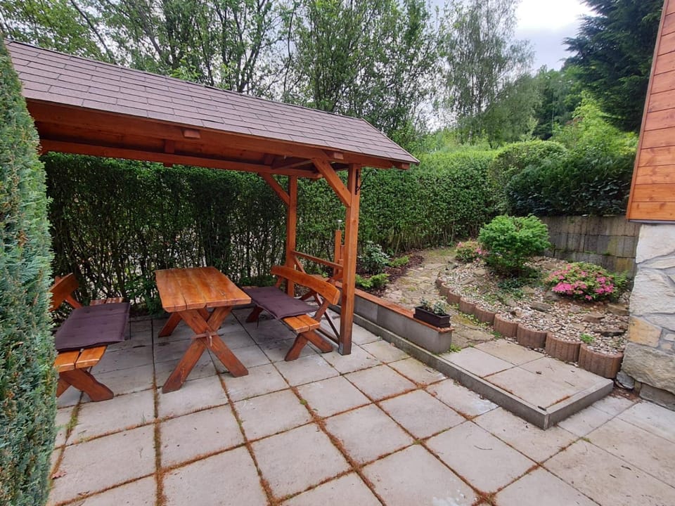 Chaloupka u Náchoda pro rodiny s dětmi House in Czechia