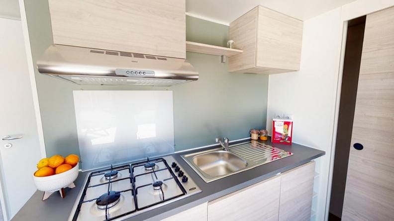 Kitchen or kitchenette