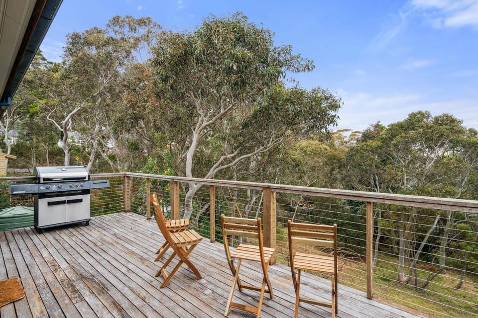 The Mount Vic Escape Fire Pit & Bush Views House in Mount Victoria