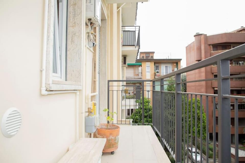 Property building, View (from property/room), Balcony/Terrace, City view