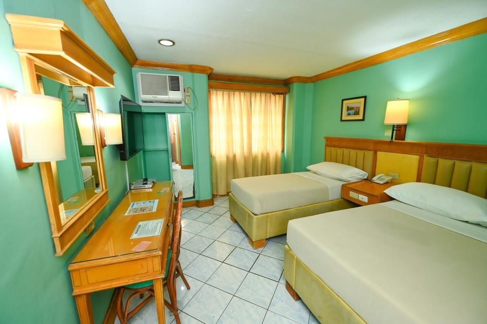 Bed, TV and multimedia, Photo of the whole room, Bedroom, air conditioner