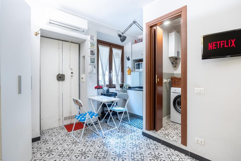 Two Steps From-Duomo Design One Room Flat Apartment in Milan
