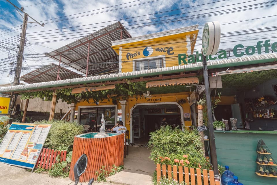 Restaurant/places to eat, Facade/entrance