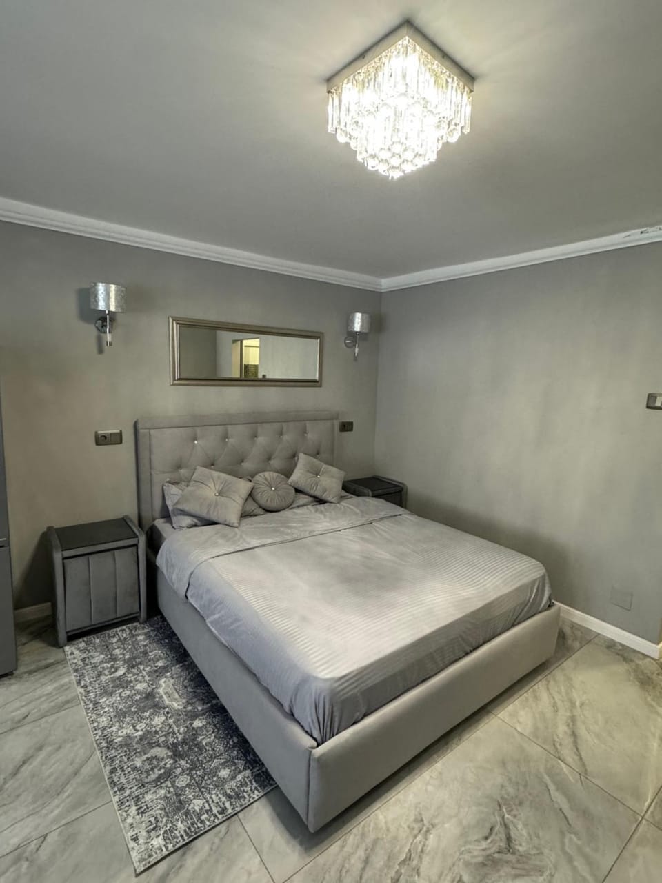 Silver studio at just 8 minutes distance of center Apartment in Bucharest