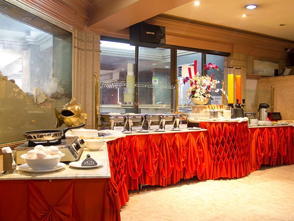 Restaurant/places to eat, Banquet/Function facilities