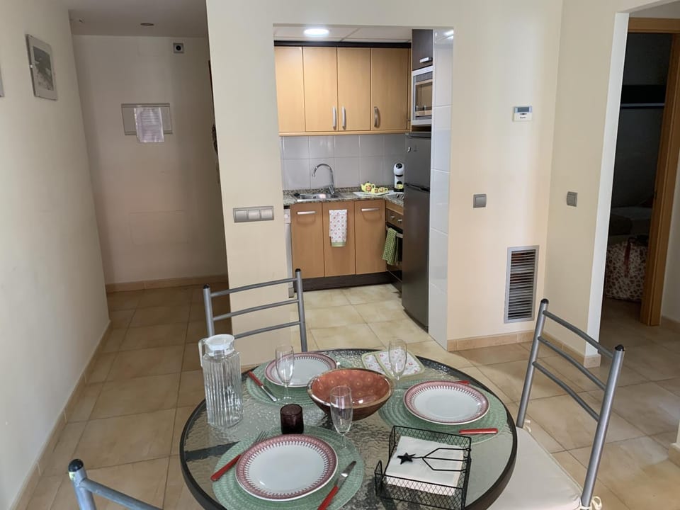 Dining area, kitchen
