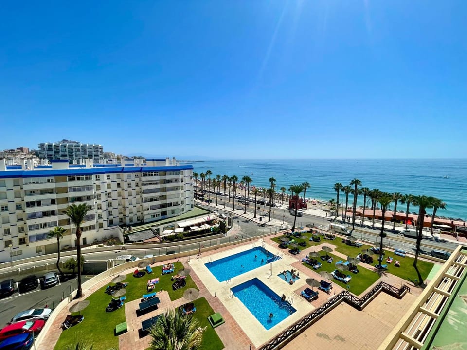 Property building, Beach, Pool view, Sea view, Swimming pool, Location, sunbed