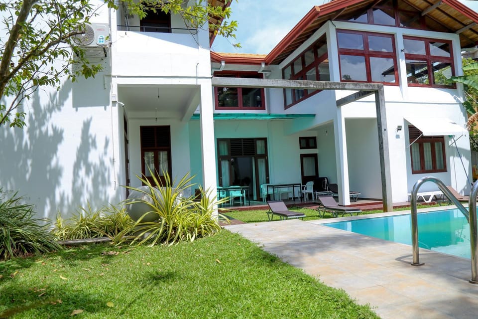 Property building, Swimming pool, Breakfast