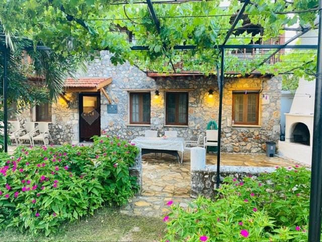 Property building, Spring, Garden