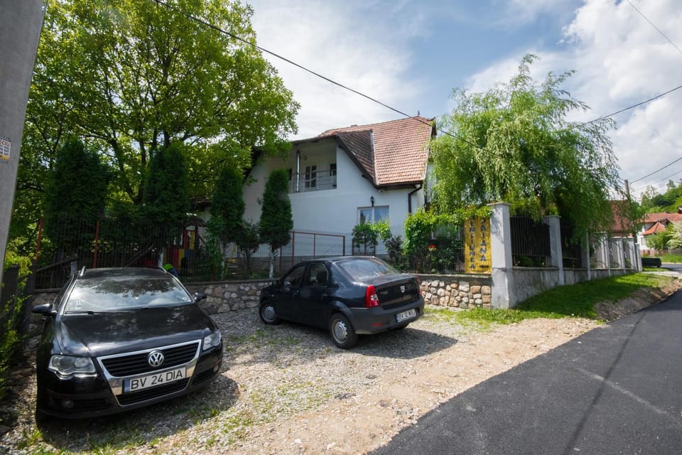 Vila Daiana- Acceptam vouchere vacanta House in Brașov County
