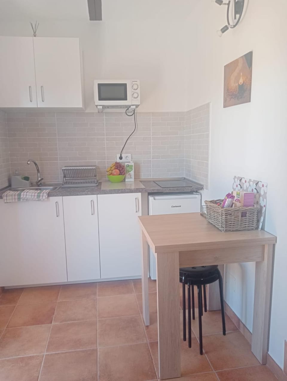 Kitchen or kitchenette