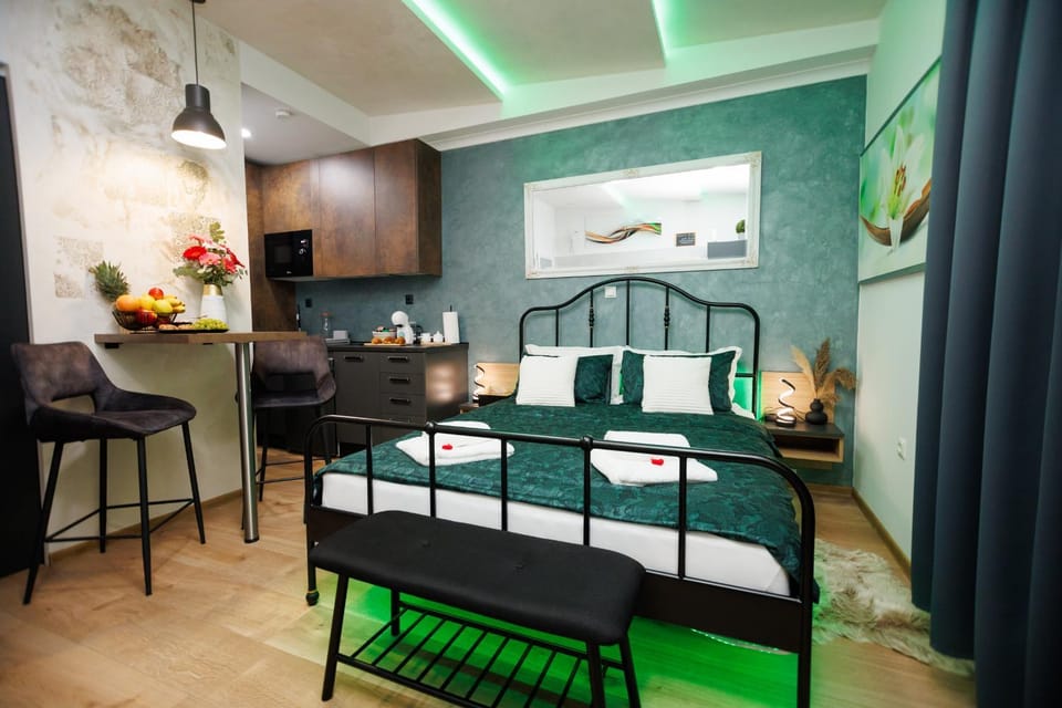 Photo of the whole room, Bedroom