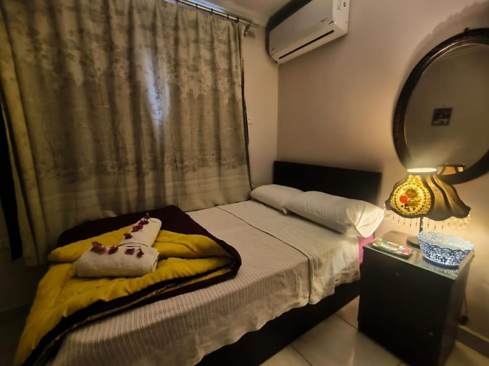 Bed, Photo of the whole room, Bedroom, air conditioner