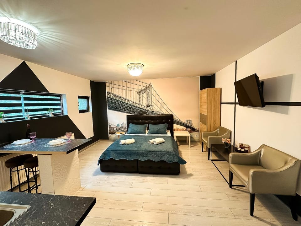 Bed, TV and multimedia, Bedroom