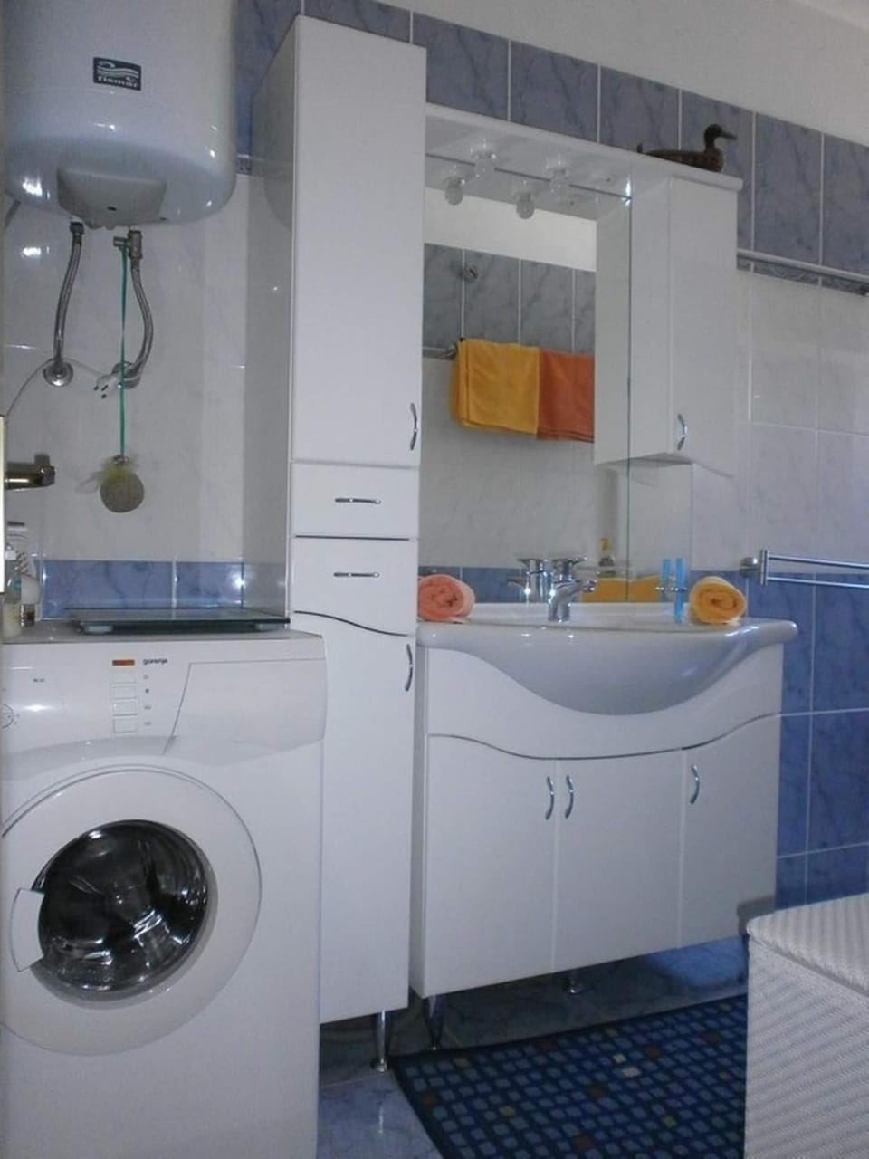 Bathroom, washing machine