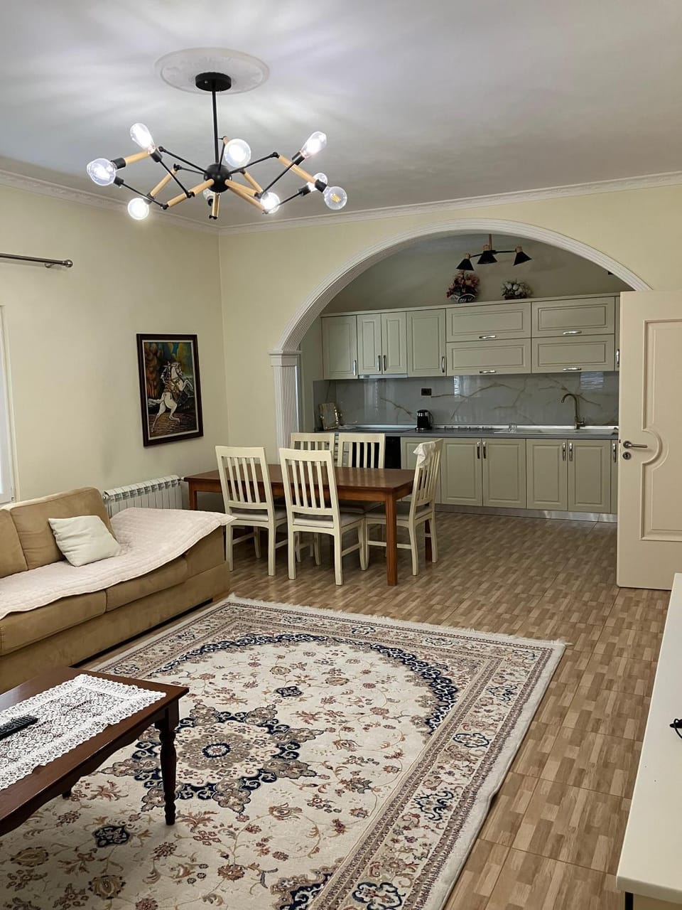 Kitchen or kitchenette, Living room, Seating area, Dining area