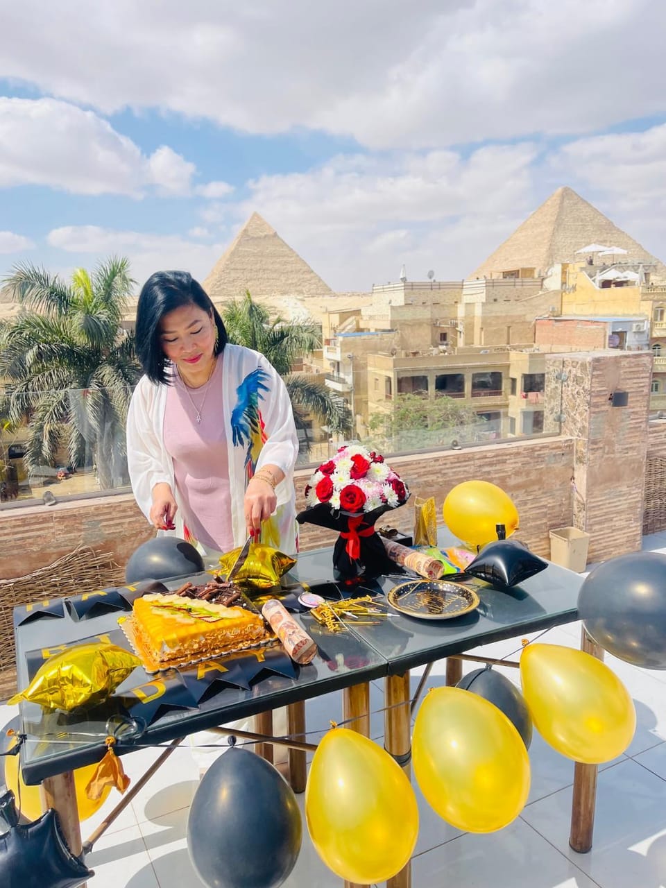 Restaurant/places to eat, Day, Natural landscape, View (from property/room), Balcony/Terrace, Food and drinks, Drinks, group of guests