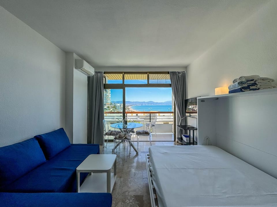 Casa Rosa - Playa Apartment in Torremolinos