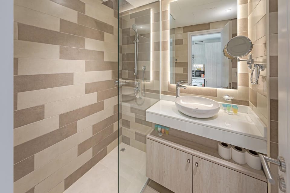Shower, Bathroom