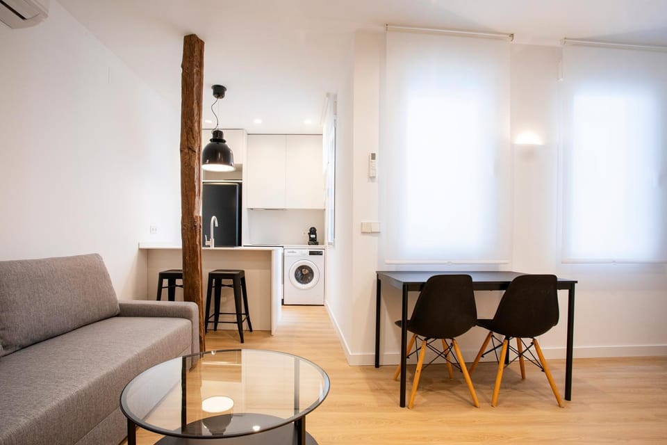 Kitchen or kitchenette, Seating area
