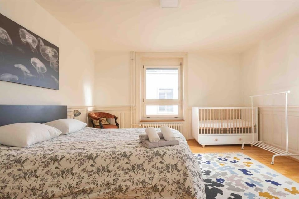 Bed, Photo of the whole room, Bedroom, cot