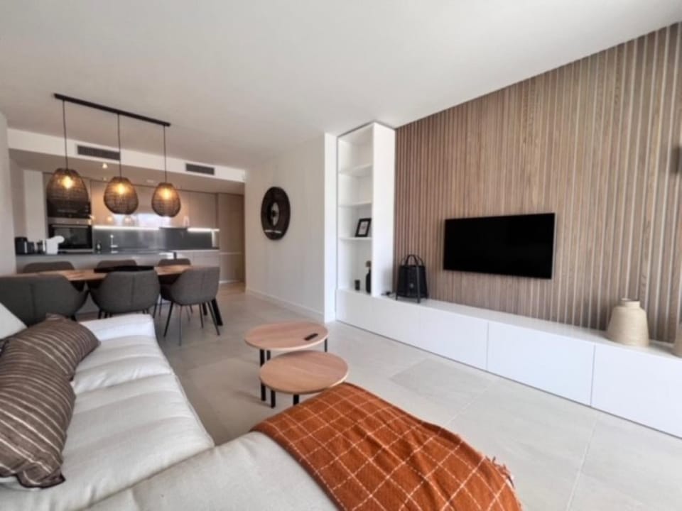 TV and multimedia, Kitchen or kitchenette, Living room, Seating area