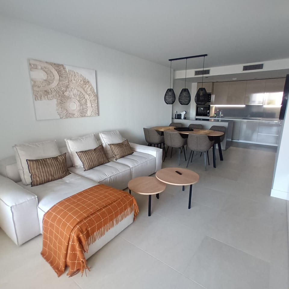 Kitchen or kitchenette, Living room, Seating area, Dining area