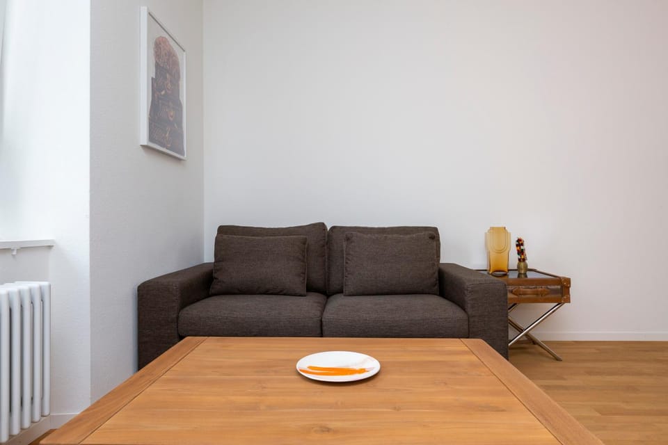 Living room, Seating area, internet