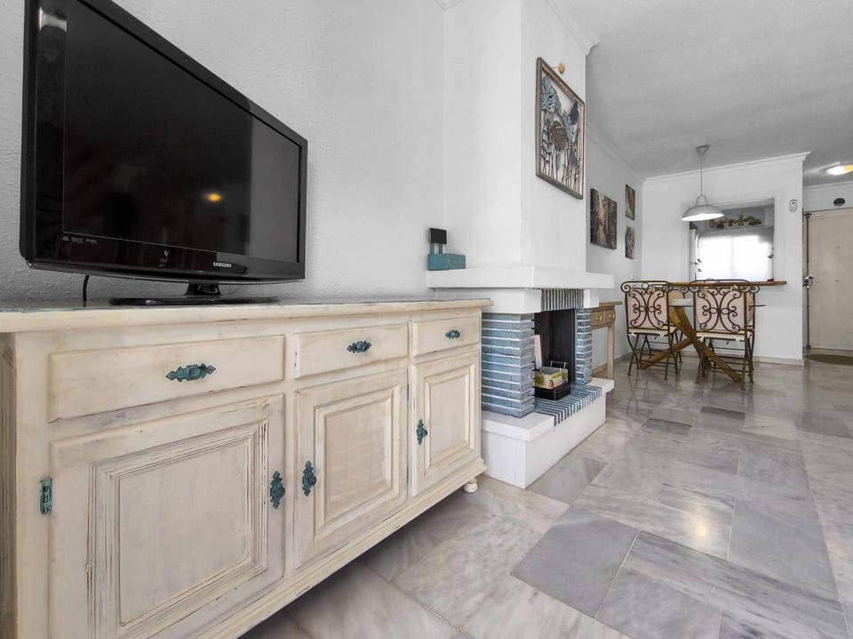 Communal lounge/ TV room, Living room