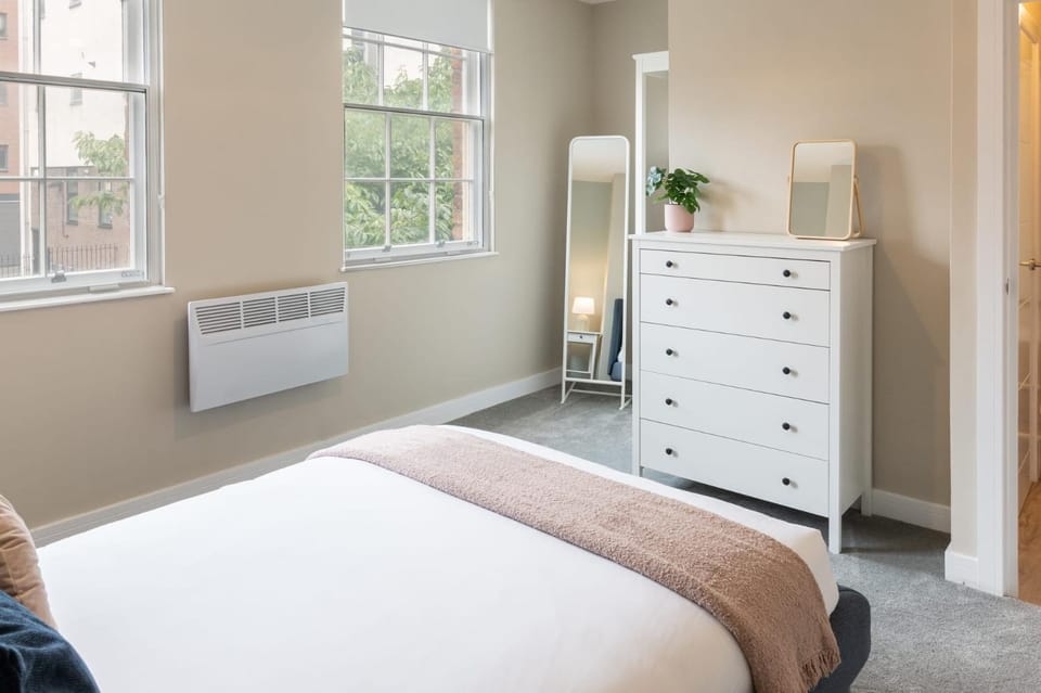 Bed, Bedroom, heating