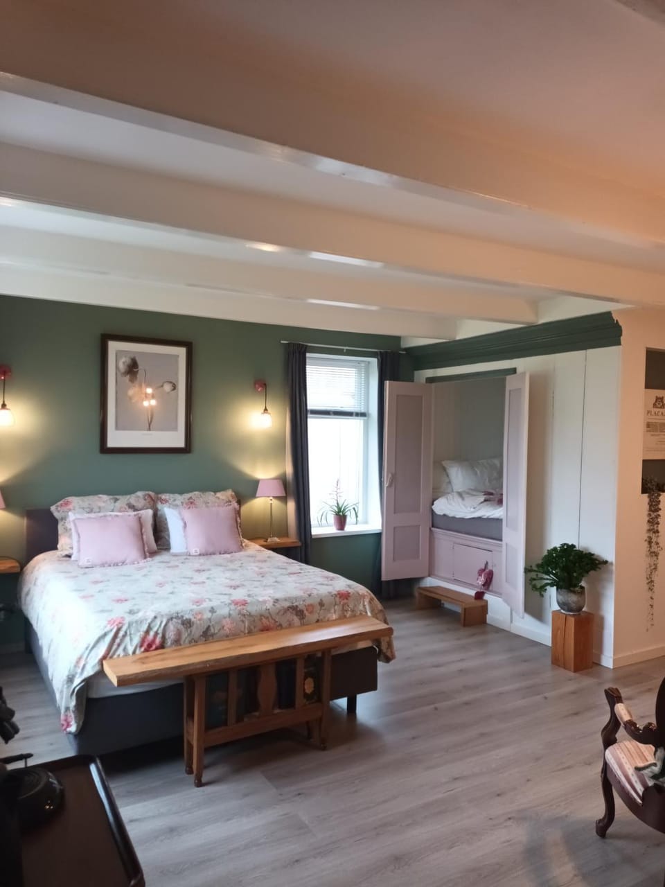 Bed, Photo of the whole room, Bedroom