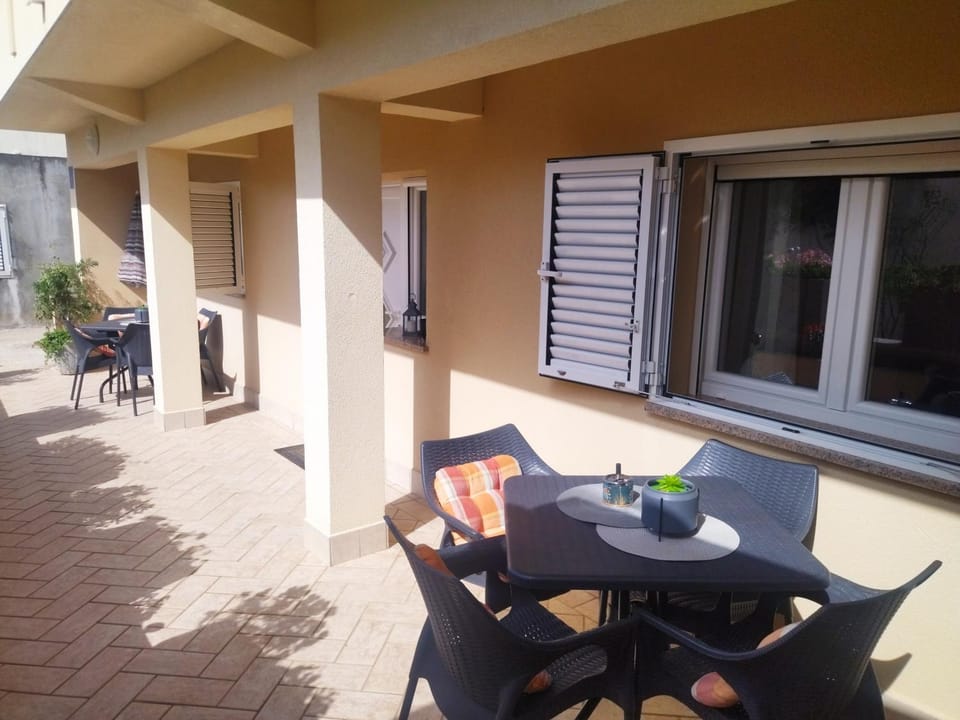 Day, Balcony/Terrace, Seating area