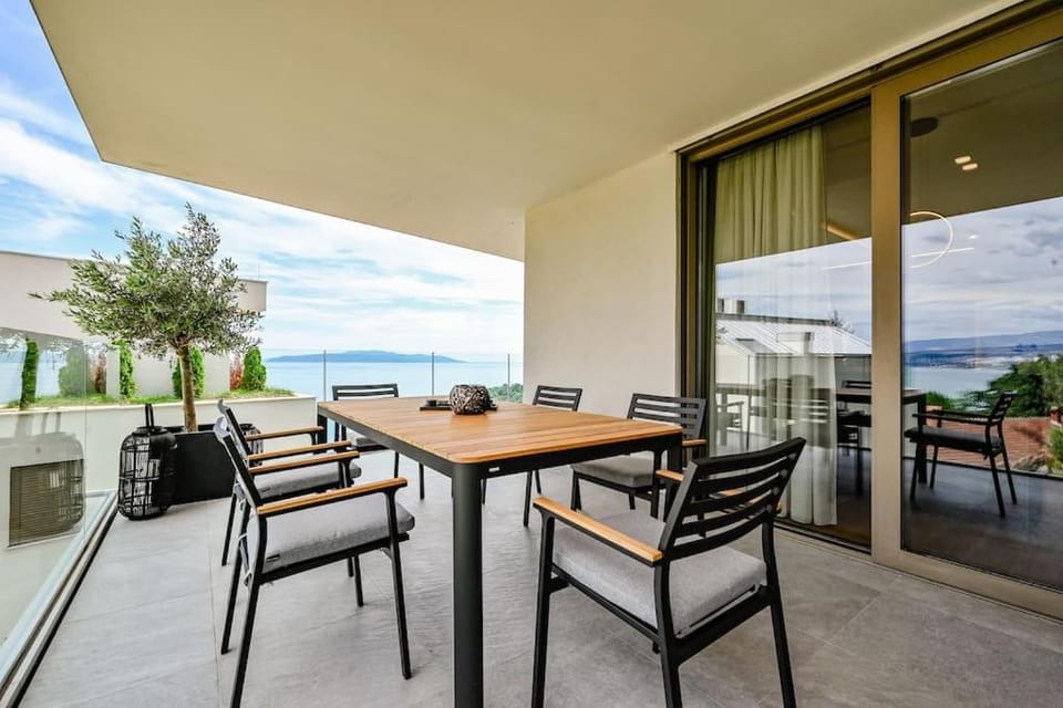Dining area, Sea view