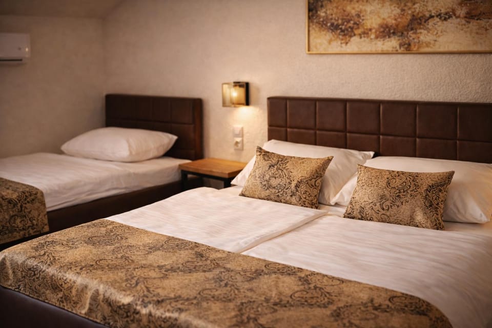 Bed, TV and multimedia, air conditioner