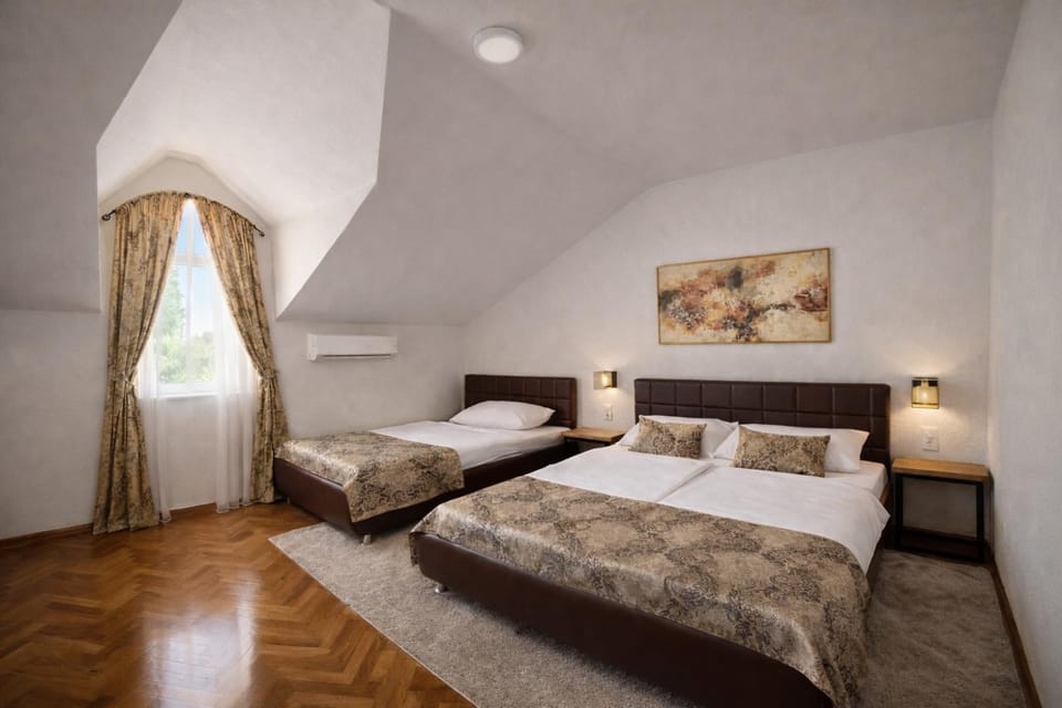 Bed, TV and multimedia, air conditioner