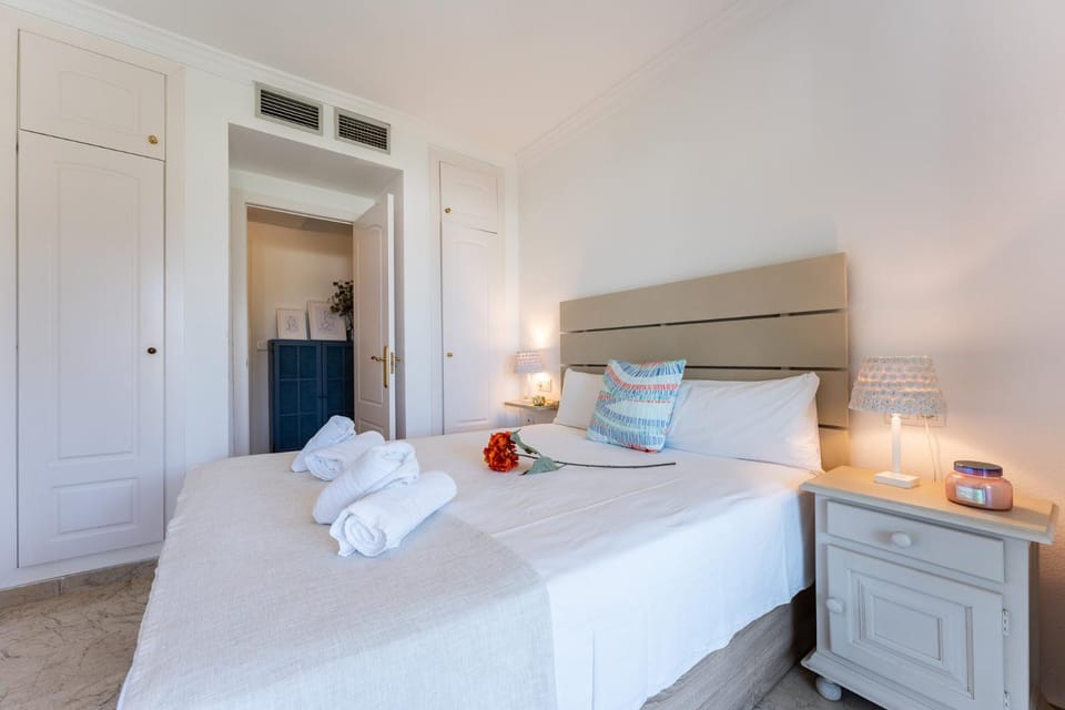 Bed, Photo of the whole room, Bedroom, towels, wardrobe