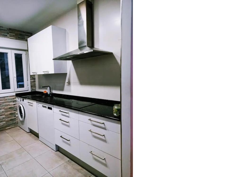 Habitación en apartamento con zonas comunes compartida HSJG Vacation rental in Bilbao