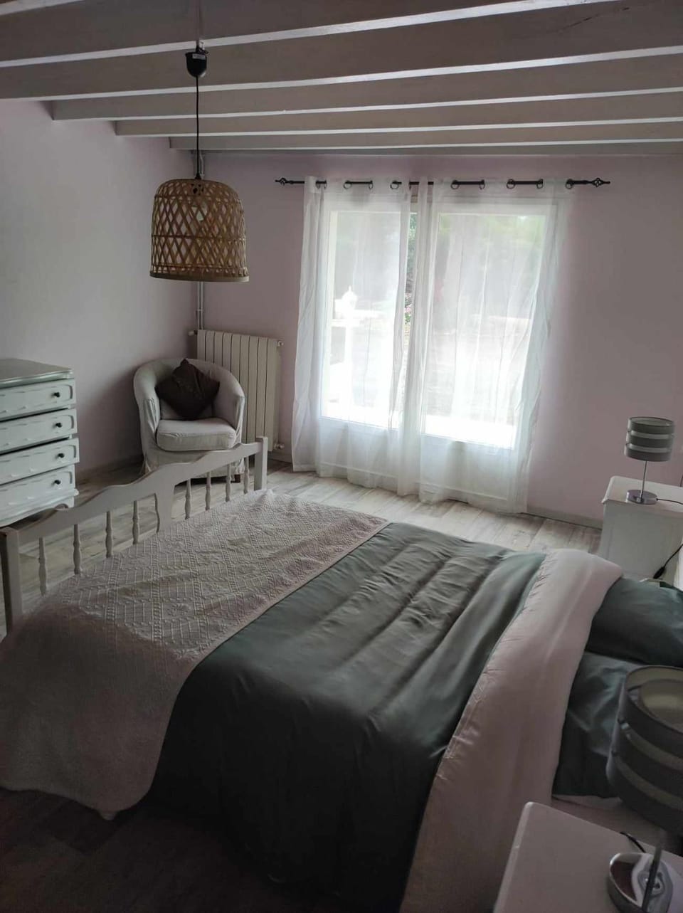 Bed, Photo of the whole room